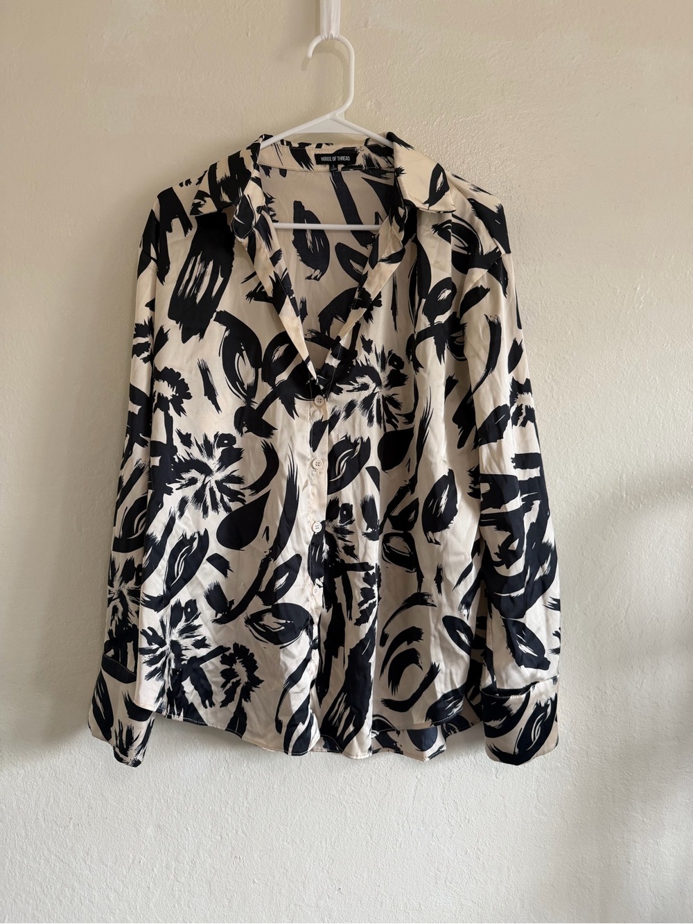 House of Thread Black & Cream Abstract Floral Button-Up Blouse L